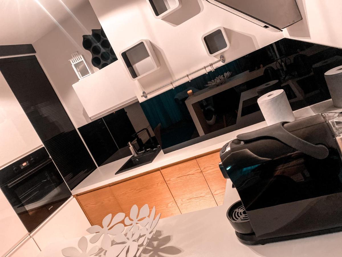 קילצה Apartament Solna 80 - Centrum Miasta Z Podziemnym Garazem מראה חיצוני תמונה